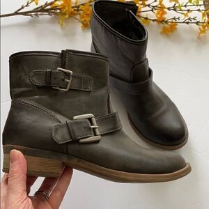 Journeys | Shi by Journey Gray Buckley Boots | 7.5